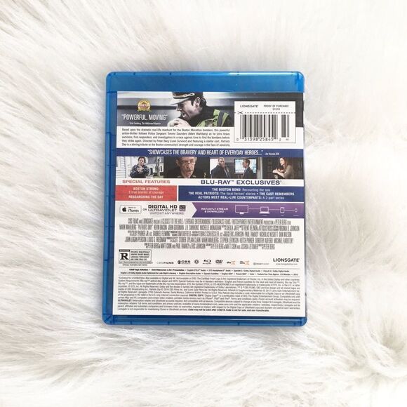 🔃Patriots Day Blue-Ray Disc & DVD - Picture 2 of 4